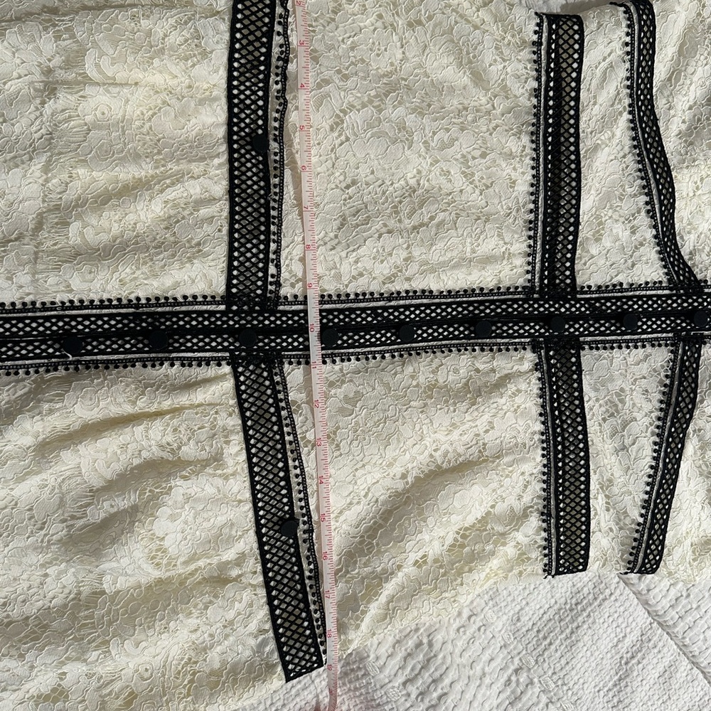 Self Portrait tiered guipure lace trim white black dress NWT UK 14 US10 - Picture 12 of 12